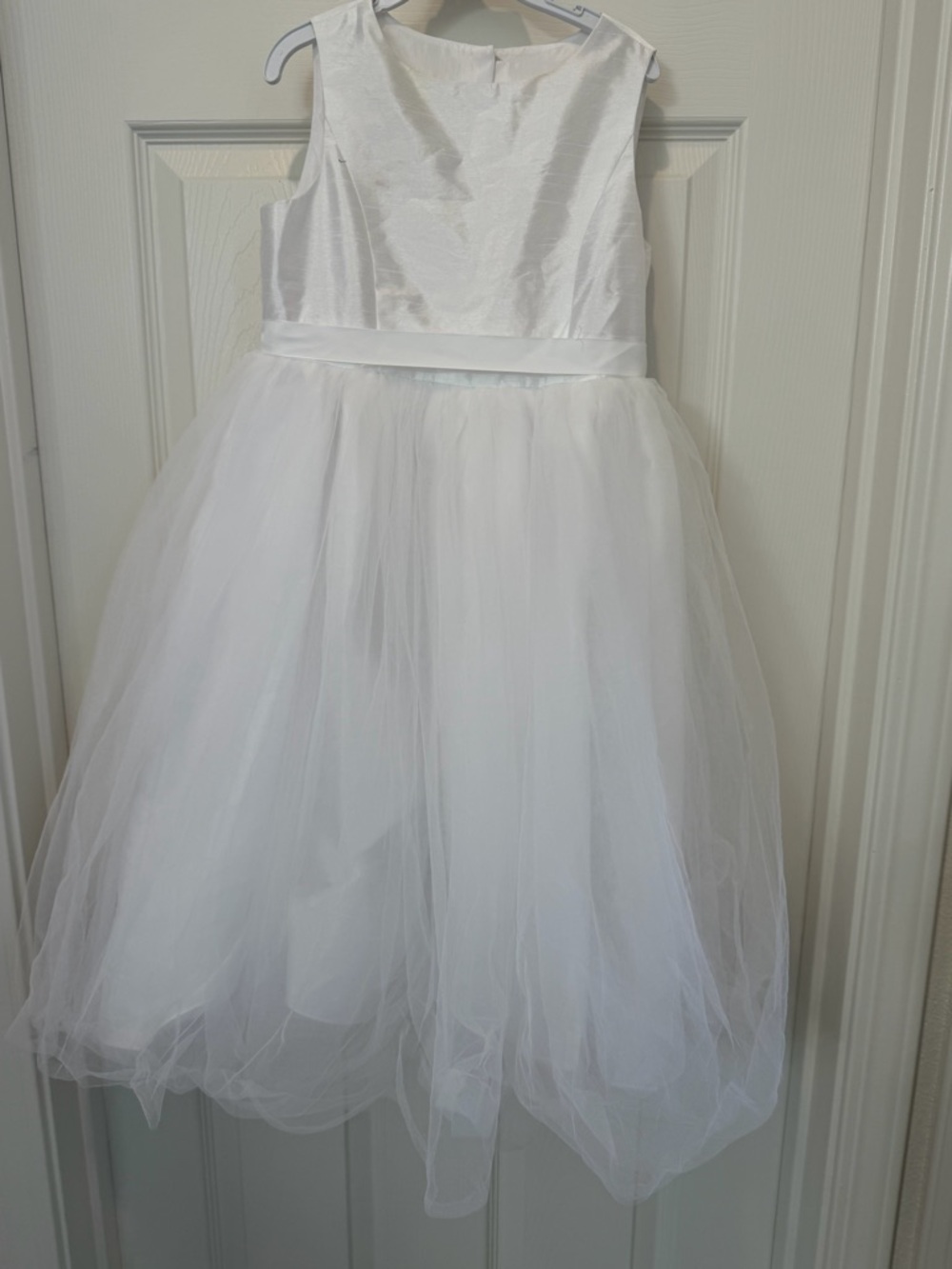 GUC David's Bridal White Tulle Flower Girl Gown